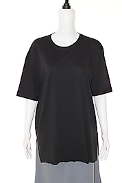 UZUN YANDAN YIRTMAÇLI PENYE KISA KOL TİŞÖRT