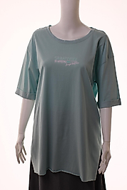 UZUN YANDAN YIRTMAÇLI PENYE KISA KOL TİŞÖRT