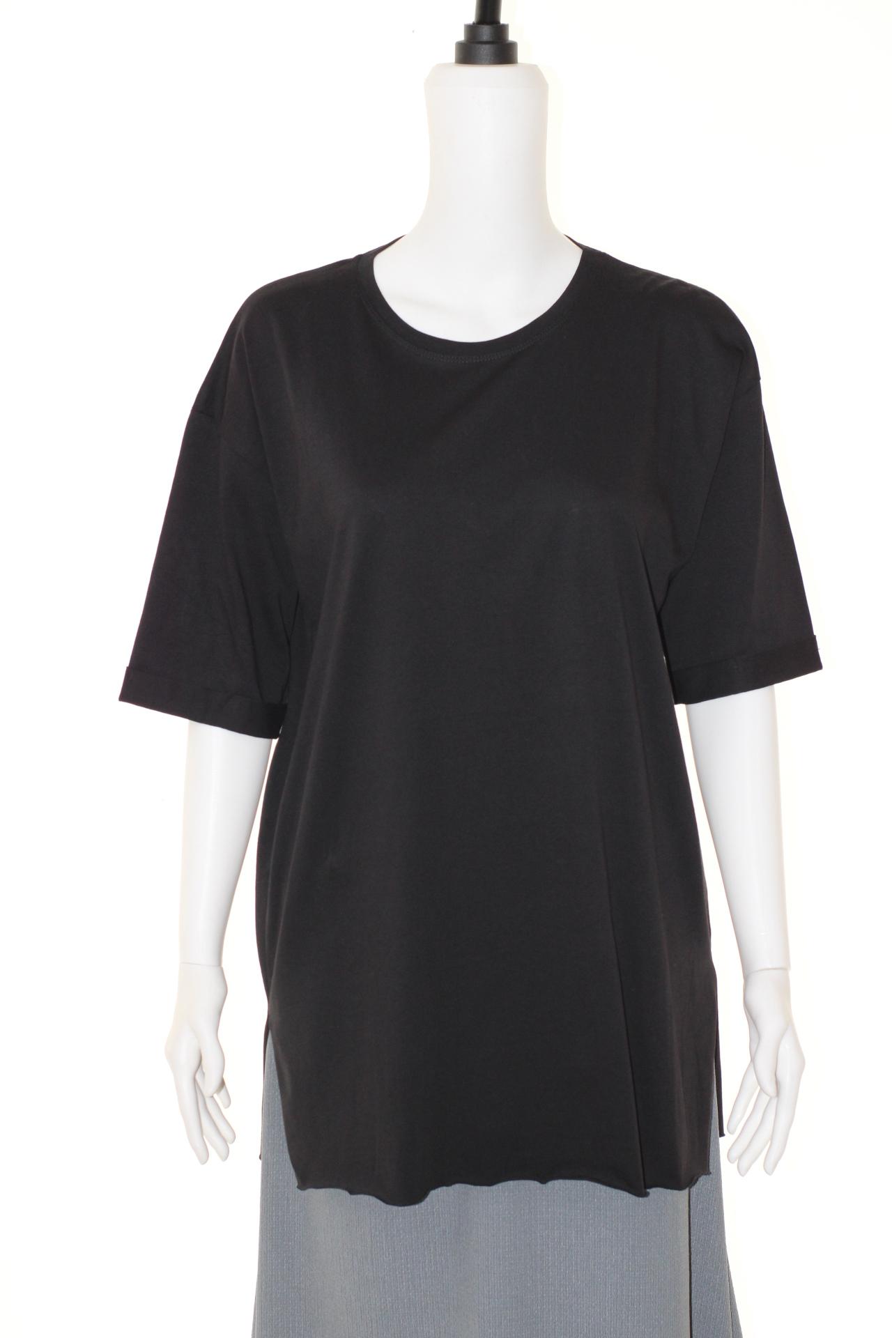 UZUN YANDAN YIRTMAÇLI PENYE KISA KOL TİŞÖRT